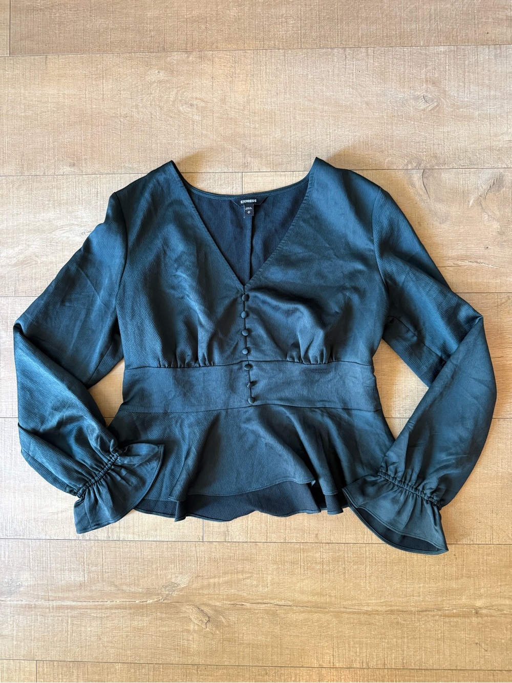 EXPRESS forest hunter green V-Neck Peplum Button Front Top blouson sleeve sz M